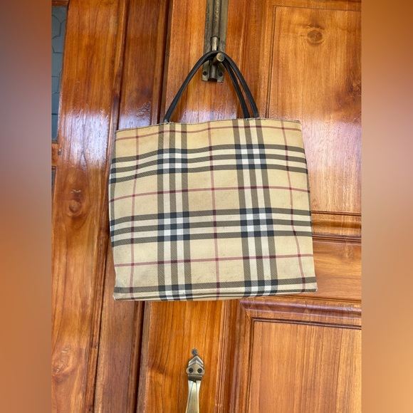 Vintage Burberry tote bag. Size medium. Condition 8/10 - Picture 13 of 16